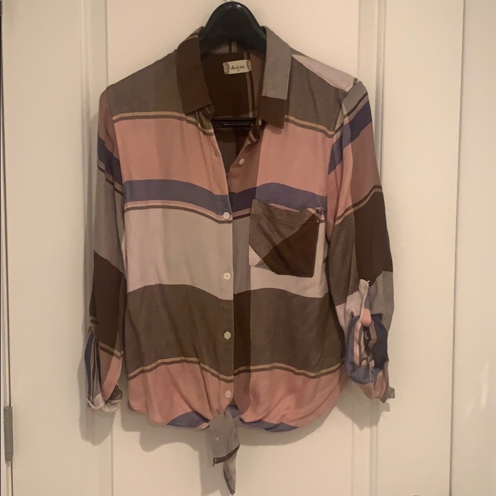 Altar’d State tie front blouse